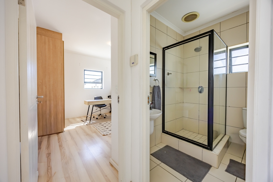 2 Bedroom Property for Sale in Burgundy Estate Western Cape